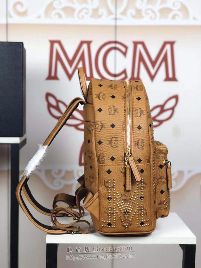 MCM雙肩背包 原單 5927小號 Gunta“M”字形鉚釘背包 金屬鉚釘 MCM女背包  mdmc1136